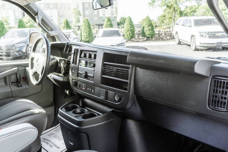 2024 Chevrolet Express 2500