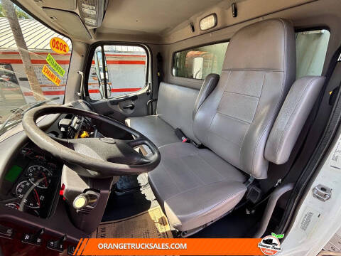 2020 Freightliner M2 106