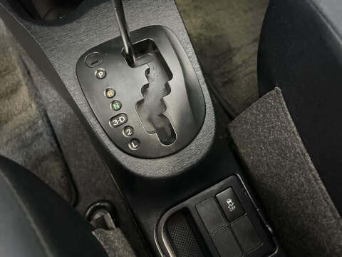 2012 Toyota Yaris 5-Door LE