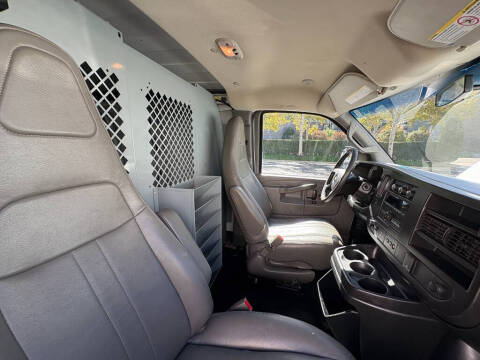 2017 Chevrolet Express 2500