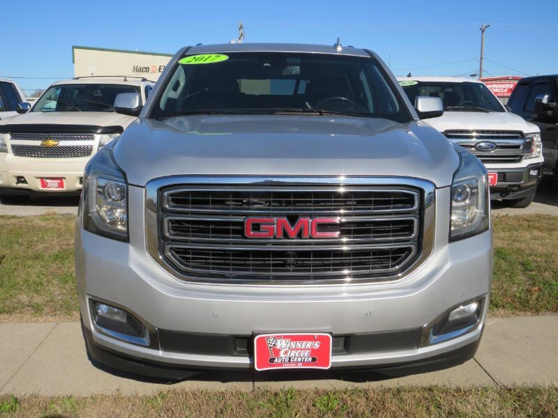 2017 GMC Yukon XL SLT photo 2