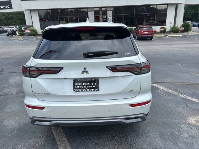 2025 Mitsubishi Outlander SE