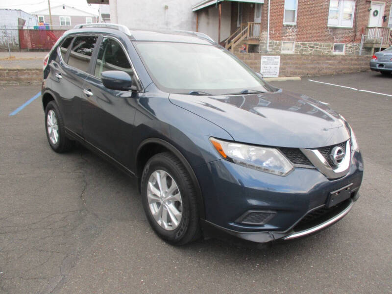 2016 Nissan Rogue SV photo 2