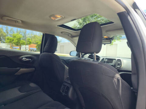 2017 Jeep Cherokee Sport