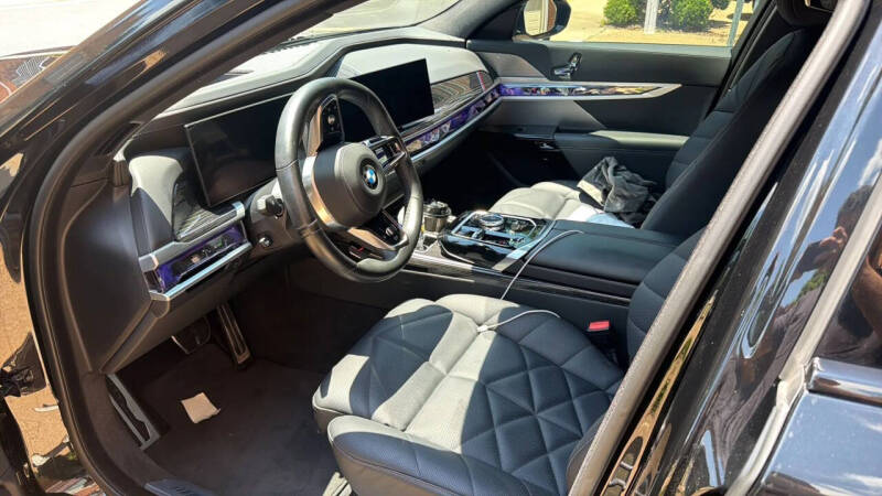 2023 BMW 7 Series 740i