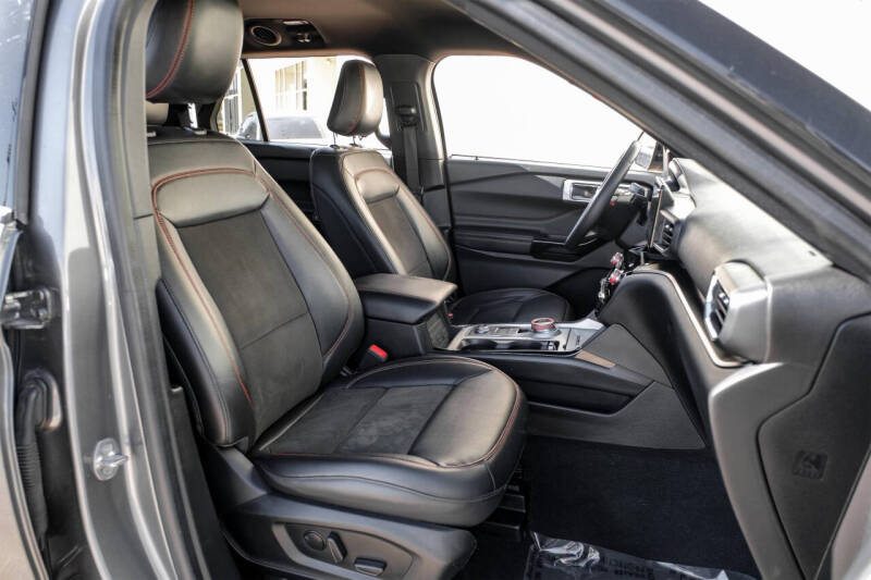 2022 Ford Explorer ST-Line