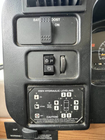 2000 Winnebago Adventurer