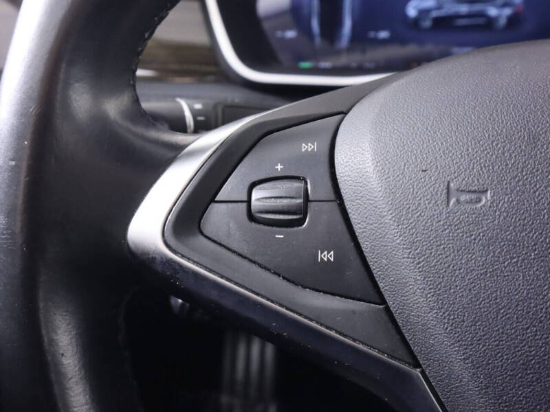 2015 Tesla Model S 70D