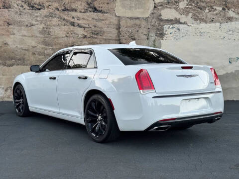 2018 Chrysler 300 Limited