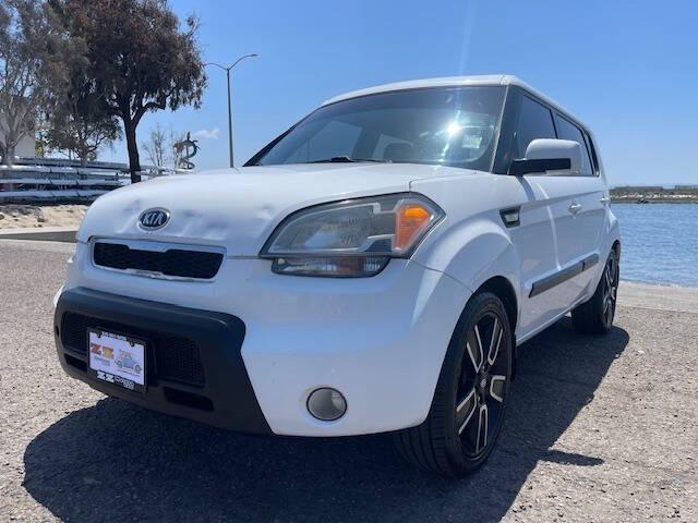 2011 Kia Soul +