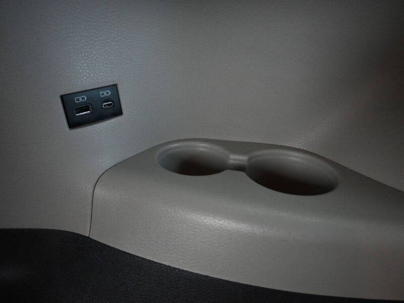 2022 Toyota Sienna LE 8-Passenger