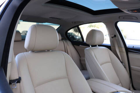 2015 BMW 5 Series 528i