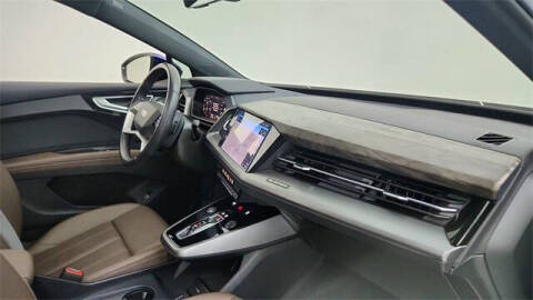 2024 Audi Q4 e-tron quattro Premium Plus 50