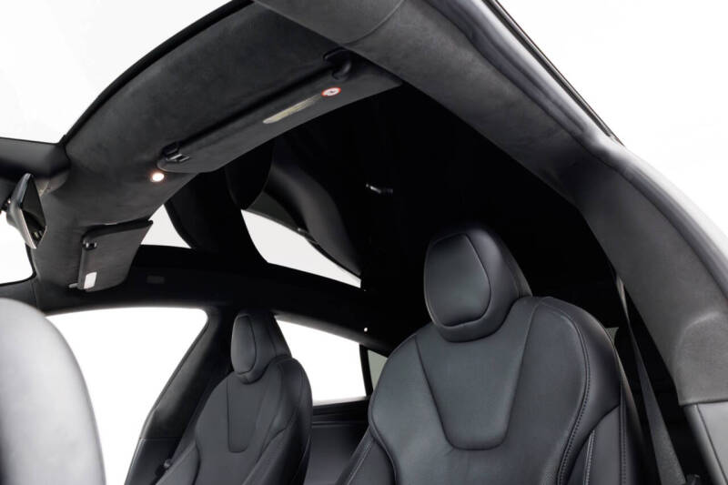 2022 Tesla Model S Plaid
