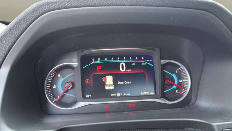 2021 Honda Pilot Touring w/Rear Captain's Chairs