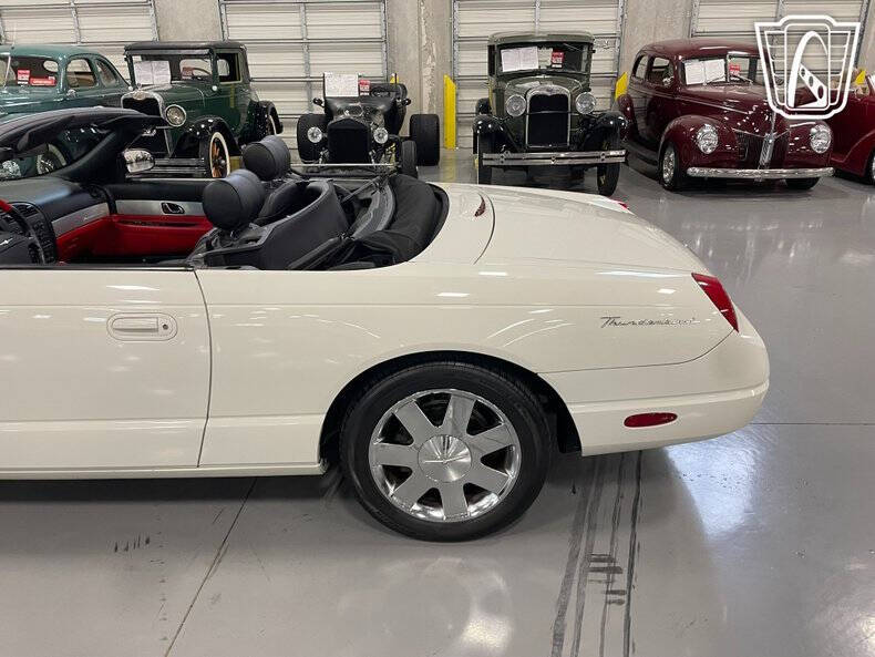 2003 Ford Thunderbird