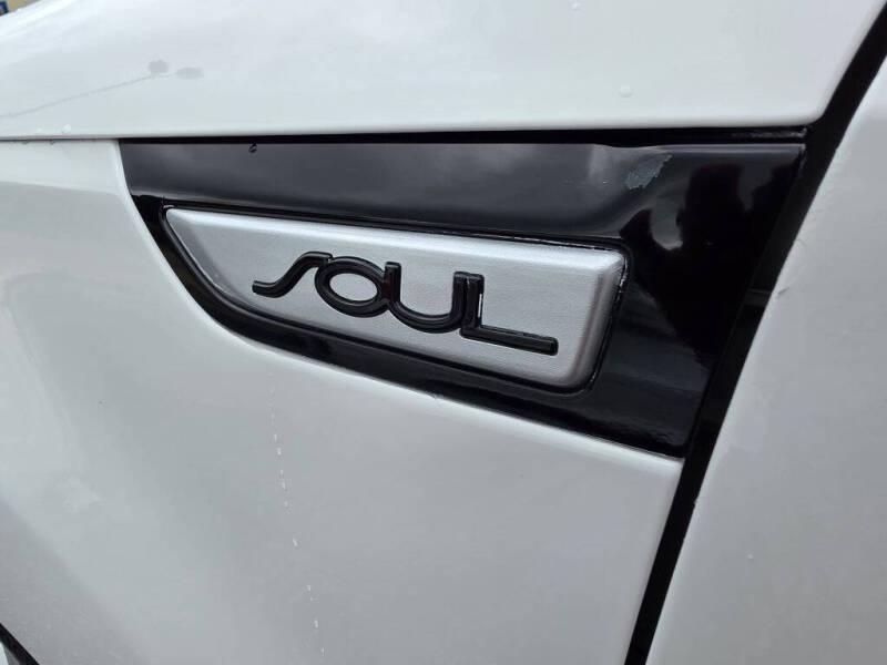 2019 Kia Soul +