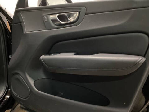 2025 Volvo XC60 B5 Plus Dark Theme