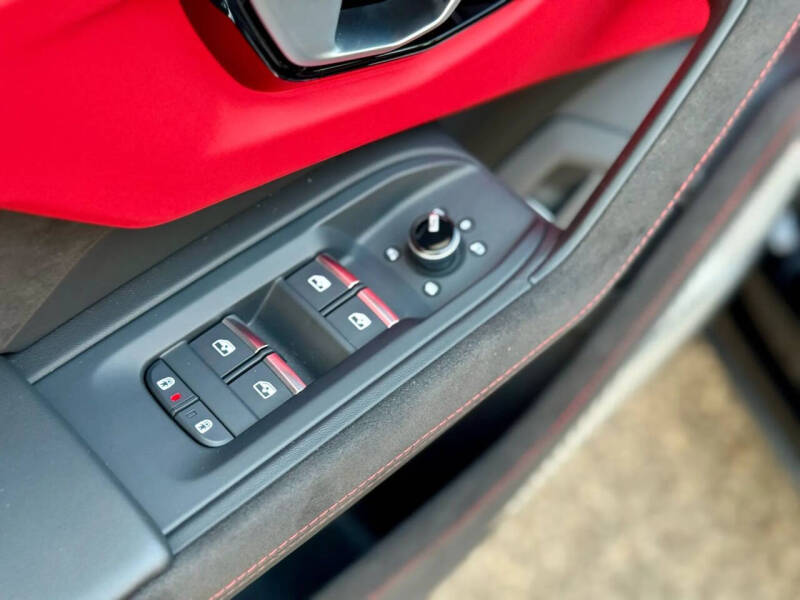 2024 Lamborghini Urus S