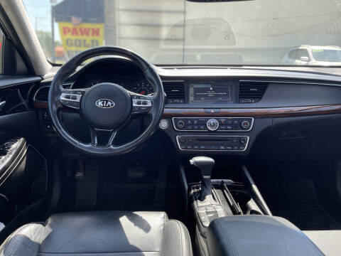 2017 Kia Cadenza Premium