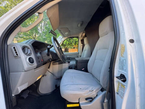 2010 Ford E-Series E-250