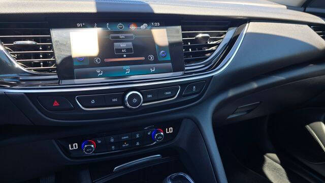 2018 Buick Regal Sportback Essence