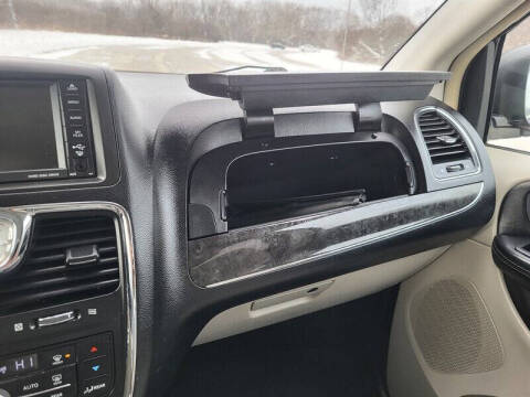 2011 Chrysler Town and Country Touring