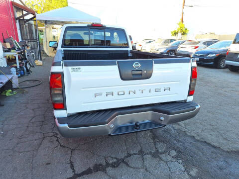 2004 Nissan Frontier XE