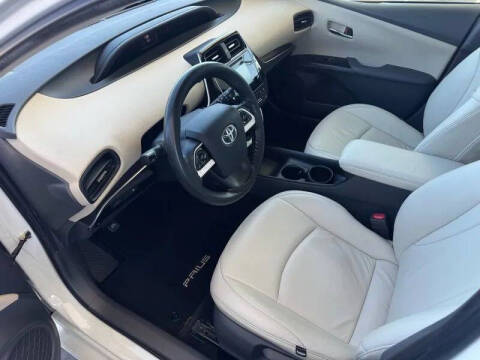 2016 Toyota Prius Two