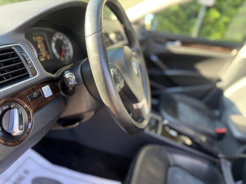 2015 Volkswagen Passat 2.0L TDI SEL Premium