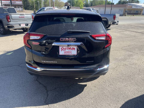 2024 GMC Terrain SLT