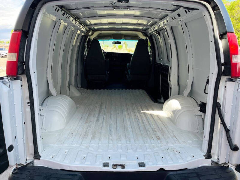 2024 Chevrolet Express 2500