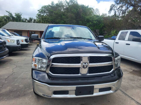 2017 RAM 1500 SLT
