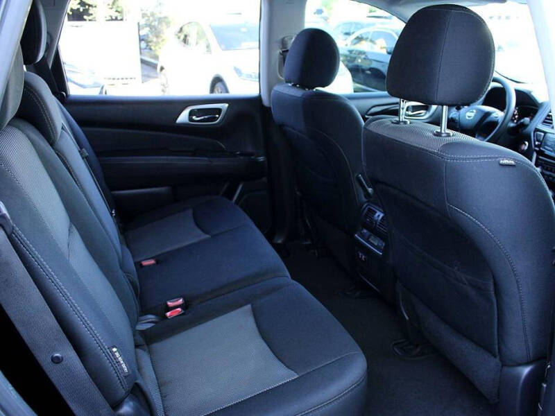 2019 Nissan Pathfinder S