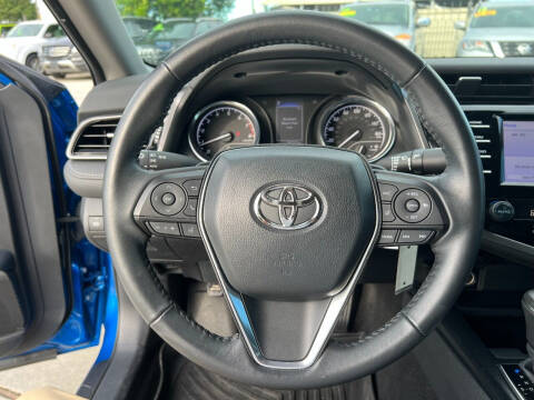 2020 Toyota Camry SE