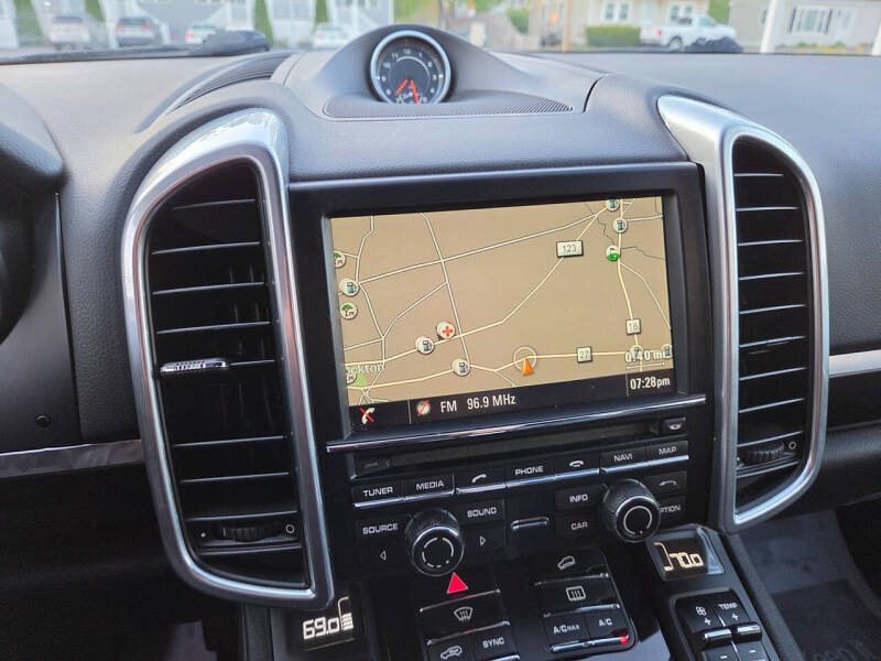 2014 Porsche Cayenne Platinum