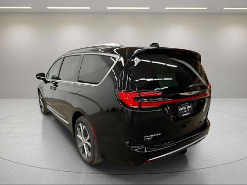 2025 Chrysler Pacifica Pinnacle