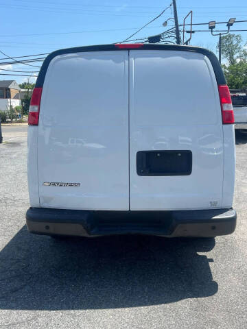 2021 Chevrolet Express 2500