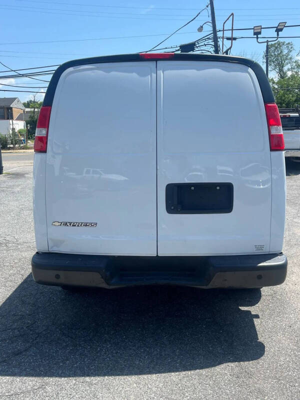 2021 Chevrolet Express 2500