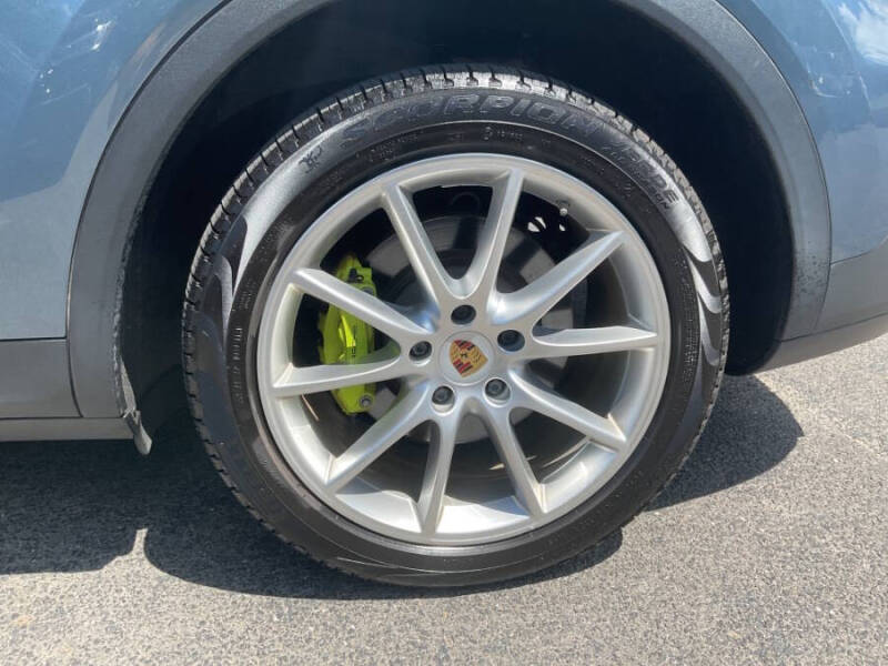 2019 Porsche Cayenne E-Hybrid