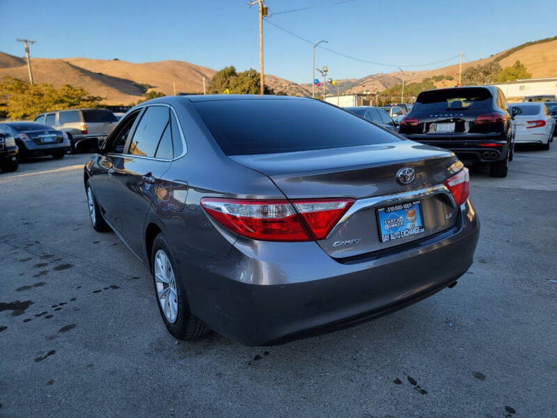 2017 Toyota Camry LE photo 7