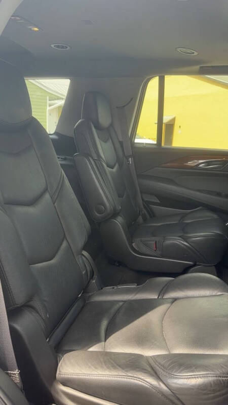 2017 Cadillac Escalade Luxury