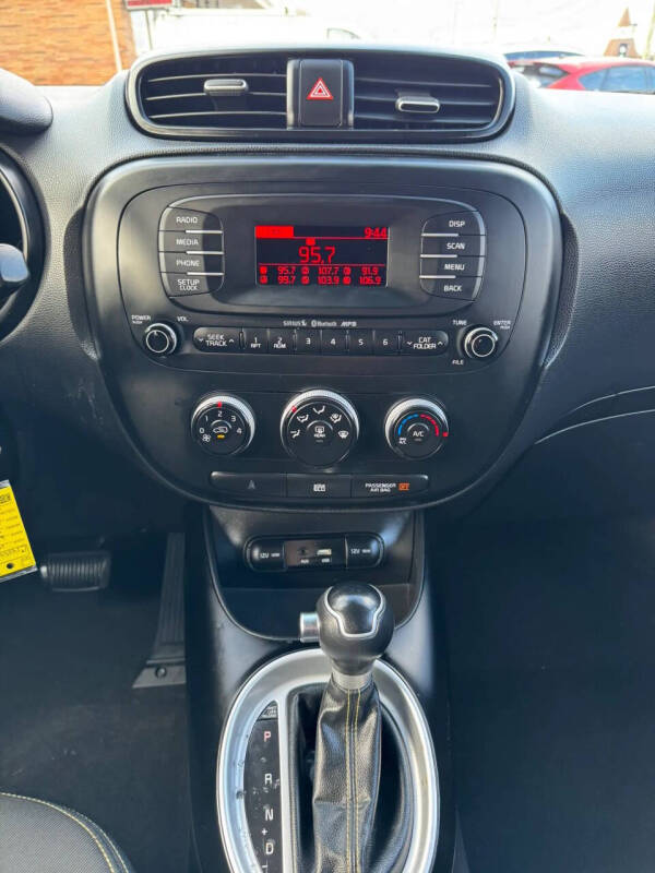 2015 Kia Soul +
