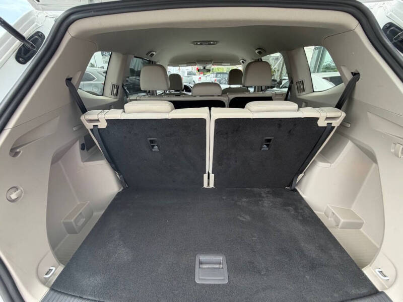 2023 Volkswagen Atlas SE