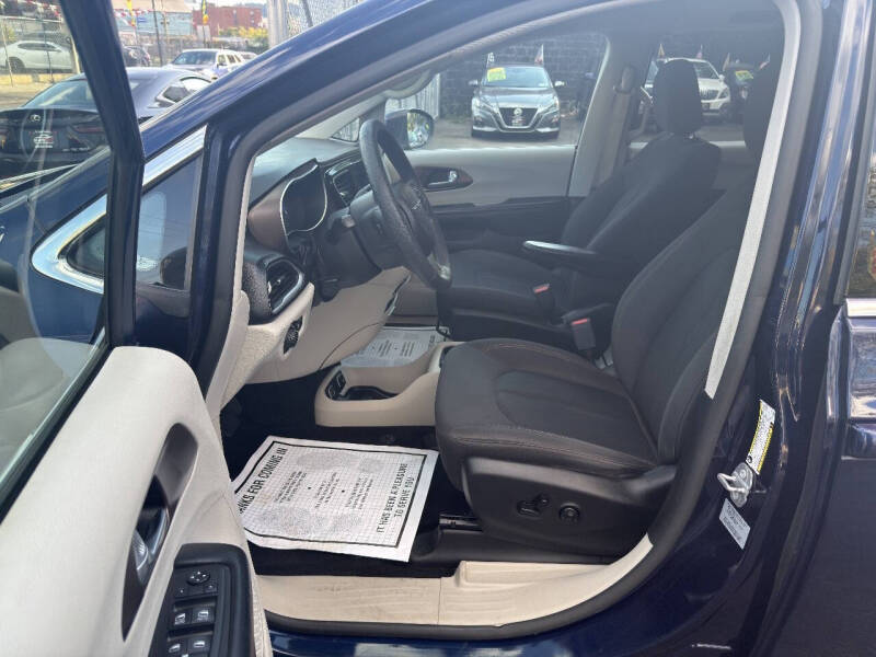 2017 Chrysler Pacifica Touring