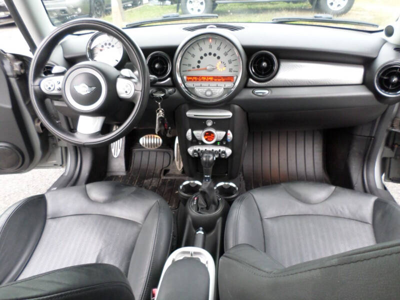 2008 MINI Cooper S photo 16