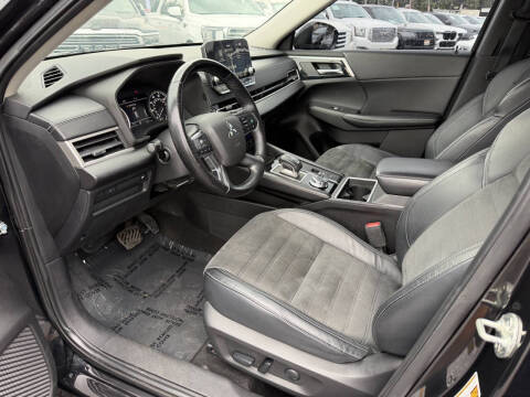 2022 Mitsubishi Outlander SE