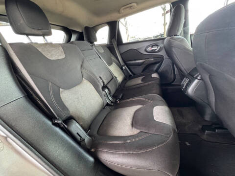 2015 Jeep Cherokee Sport