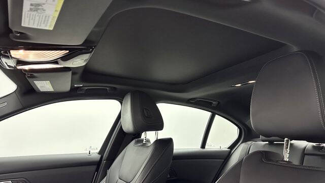 2025 BMW 3 Series 330i