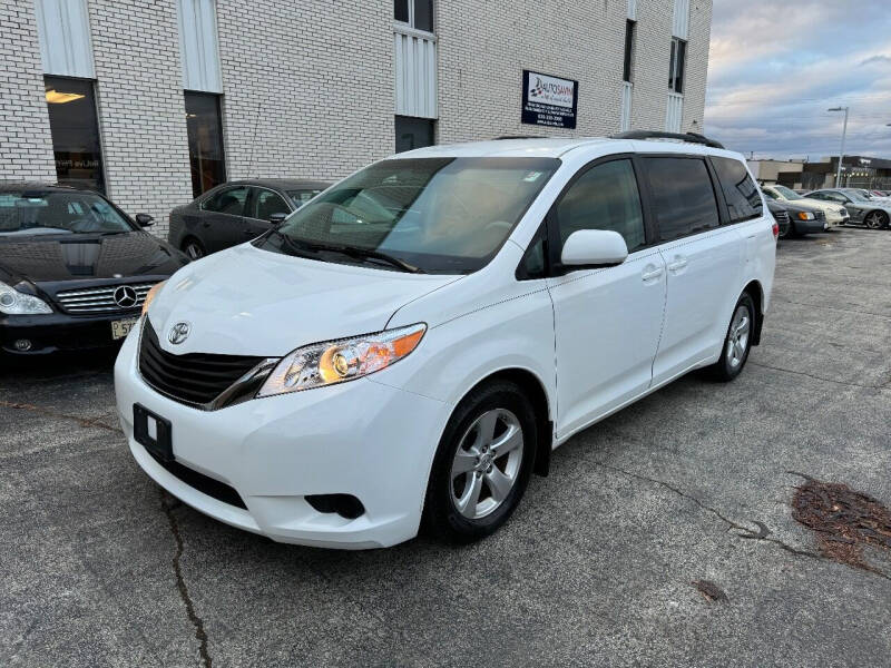 2013 Toyota Sienna for sale at AUTOSAVIN in Villa Park IL